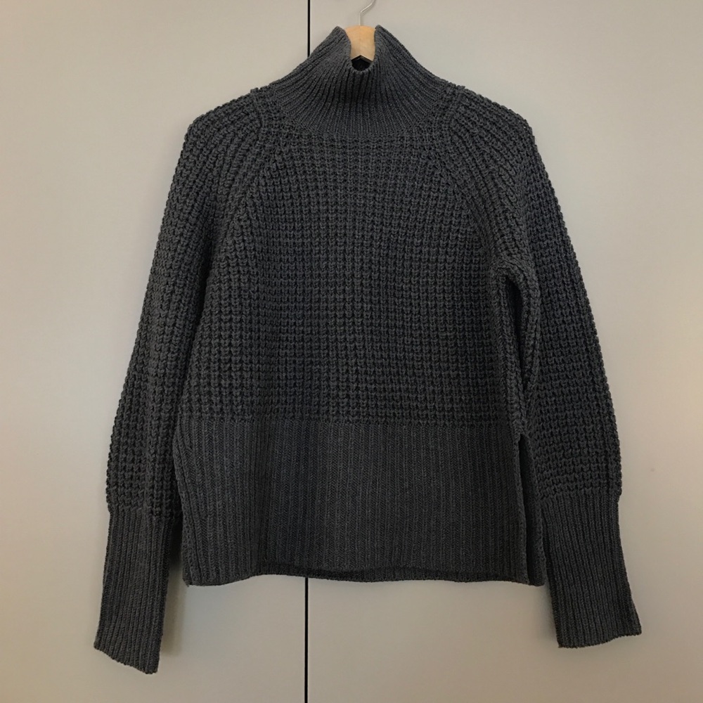 Everlane waffle knit turtleneck in charcoal