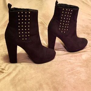 H&M gold studded black boots! Beautiful , chic!!!