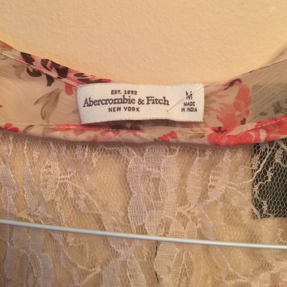 Flowered Spring Vest - Picture 2 of 3