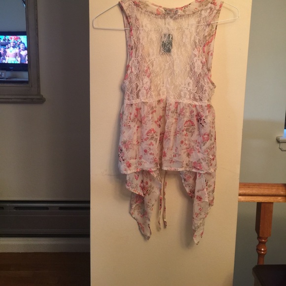 Flowered Spring Vest - Picture 3 of 3