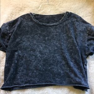 Black boxy crop top