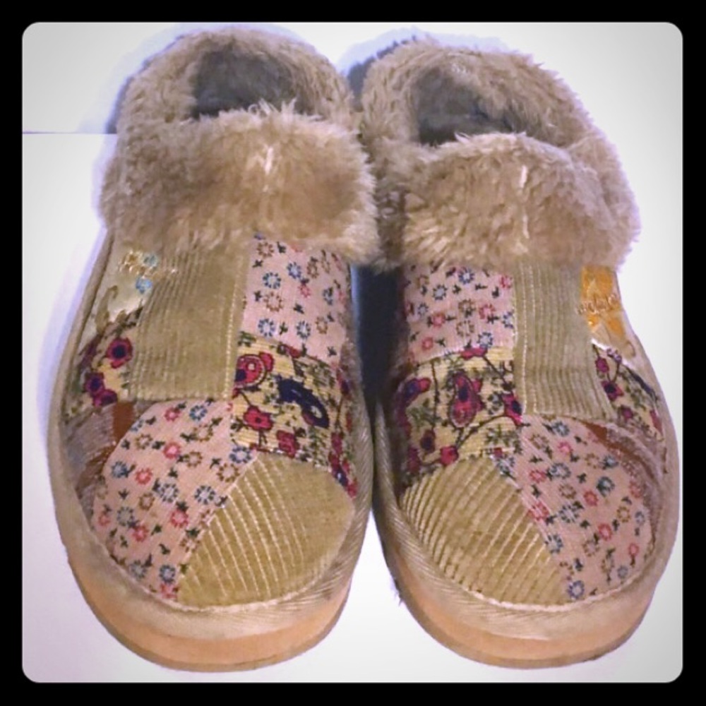 Skechers Tan Clogs size 7