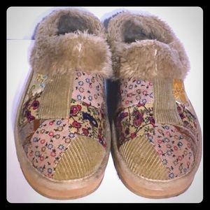 Skechers Tan Clogs size 7