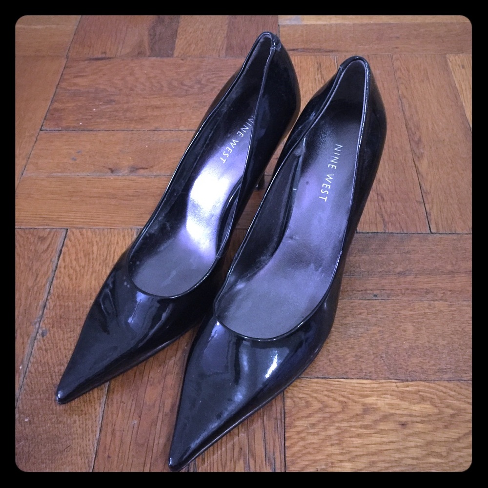 Like new Nine West patent pumps size 7!