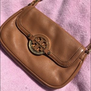 Tory Burch Amanda Cross Body in royal tan