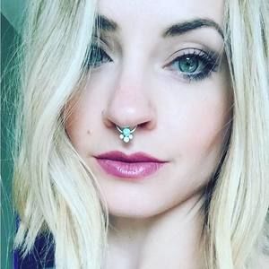 Meet your Posher, Lizzie