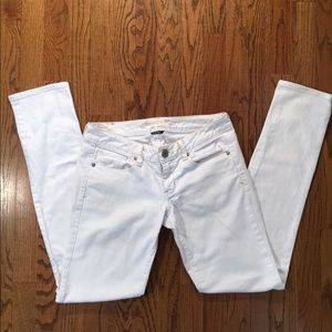 American Eagle white jeans