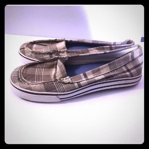 Airwalk plaid flats size 7