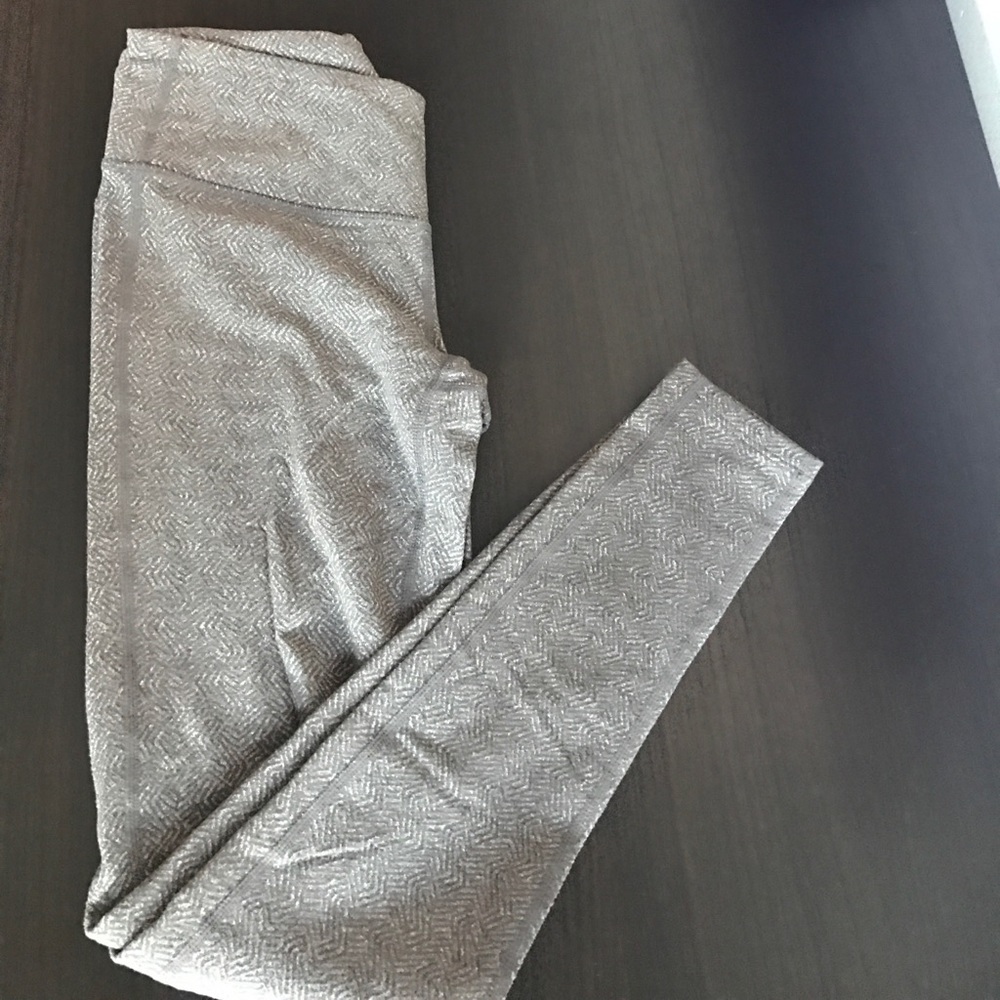 Athleta Chaturanga Tight in brown herringbone