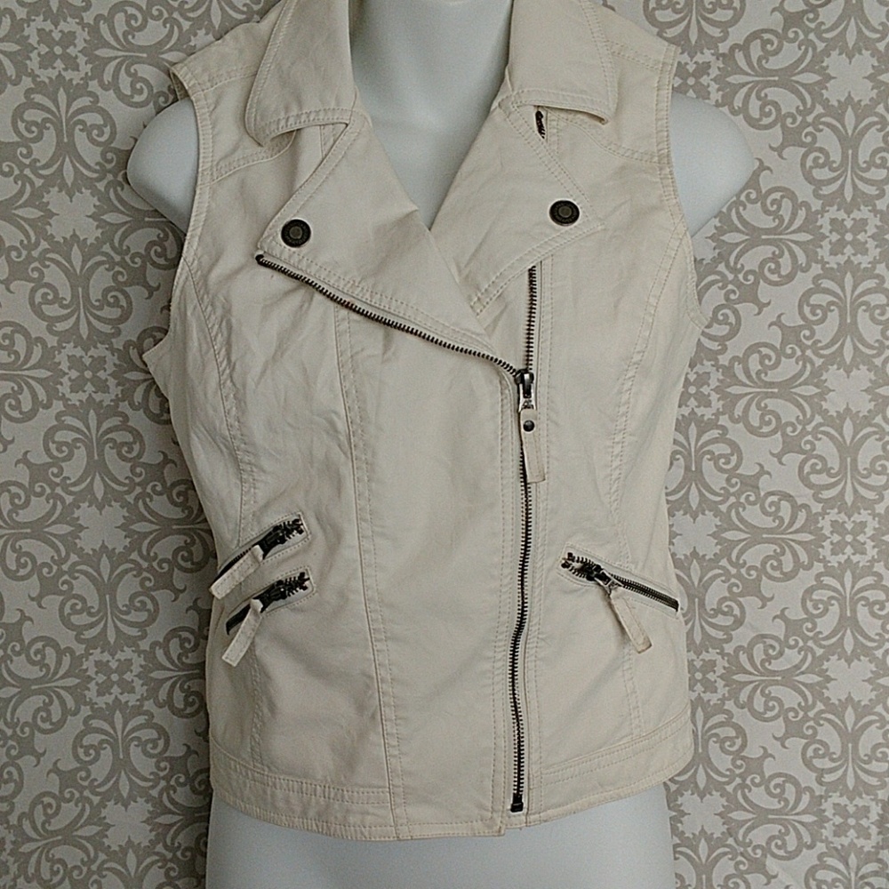 Very attractive vest