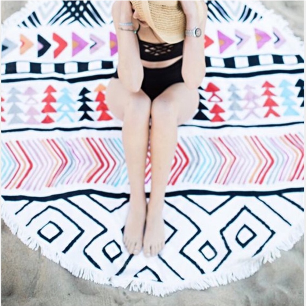 🎉🎉 NEW Geometric Beach Throw