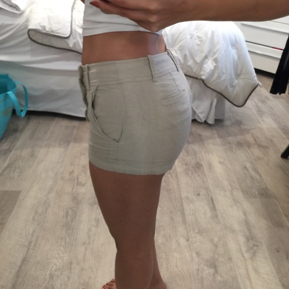 Forever 21 beige shorts - Picture 5 of 6