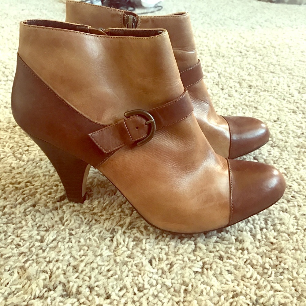 Max Studio Booties