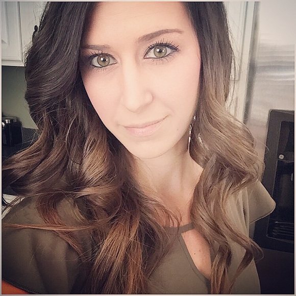 Meet your Posher, Paige - Picture 1 of 1