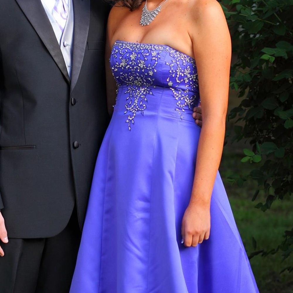 Morgan & Co. Formal/Prom Dress. Purple.