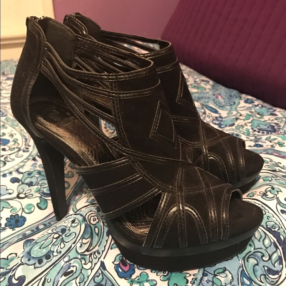Gianni Bini Black Pumps