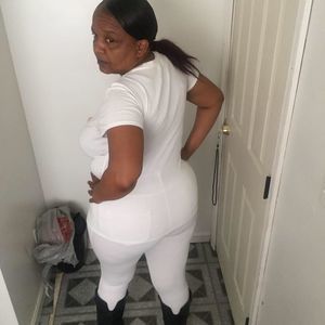 Meet your Posher, Elise