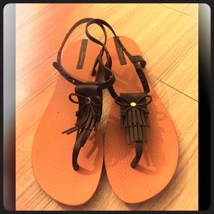 Ipanema sandals like new!