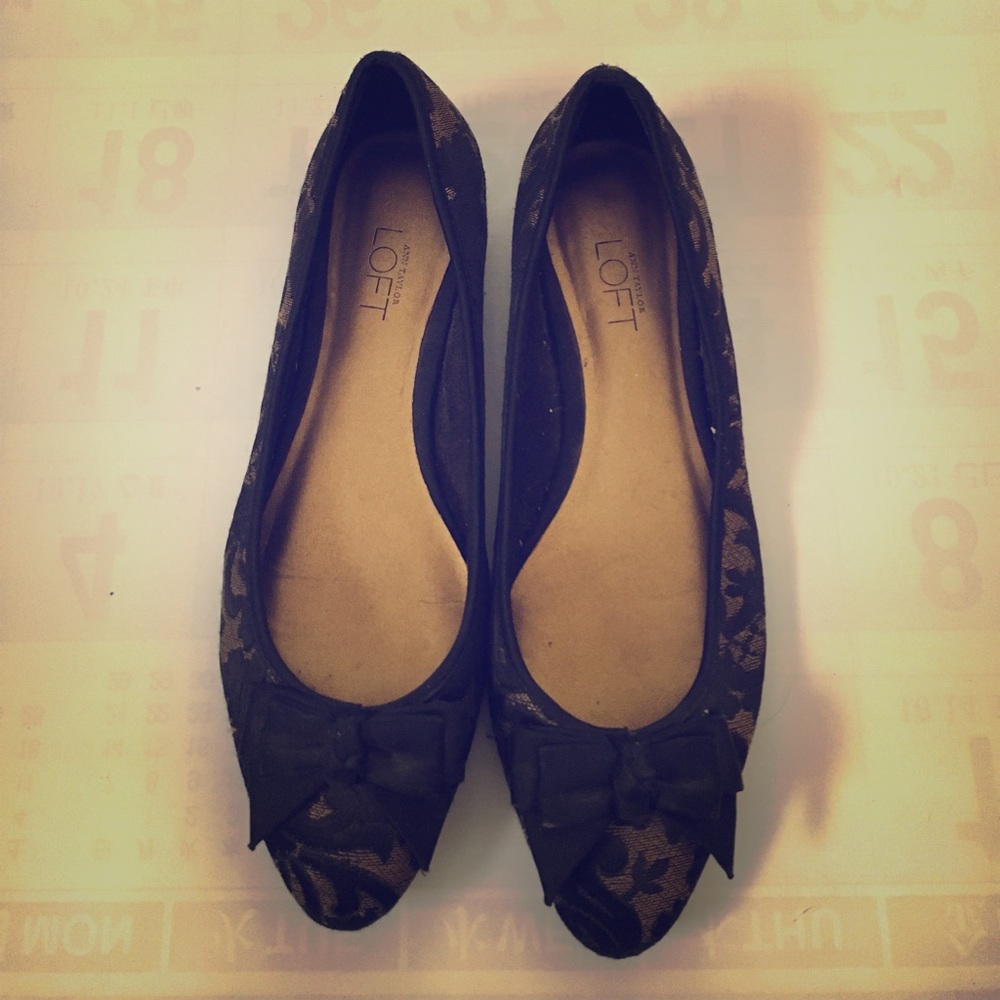 Loft black flowery lace flats