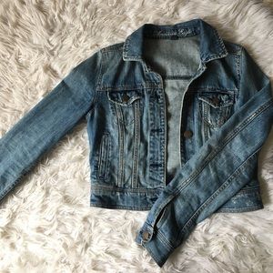 American Eagle Fitted Jean Jacket