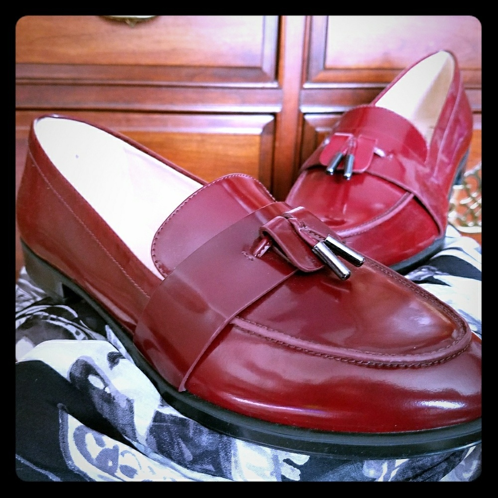 Via Spiga patent leather oxblood loafer Amica