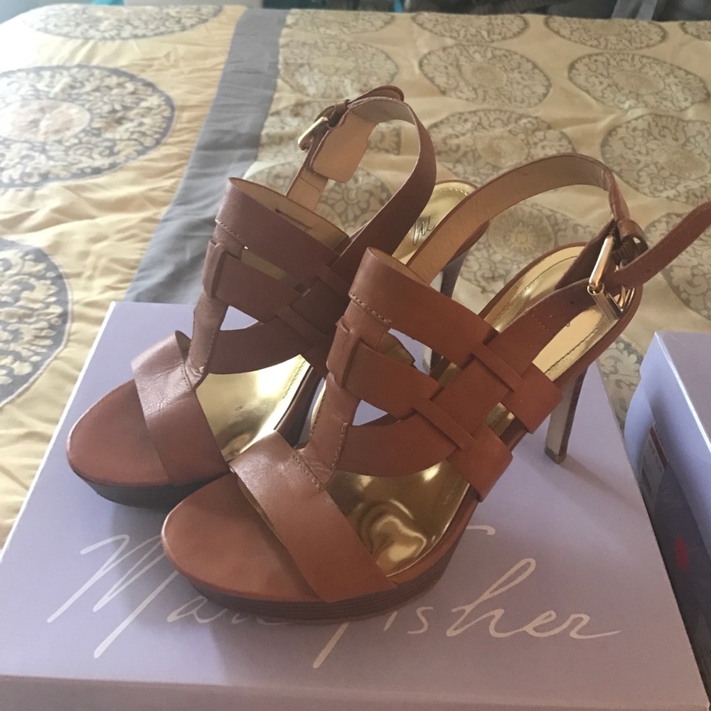 Marc Fisher heels, like new!