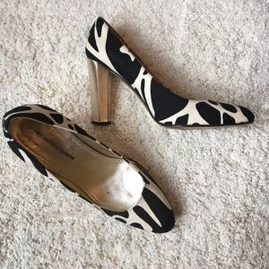 DVF animal print pumps 👠