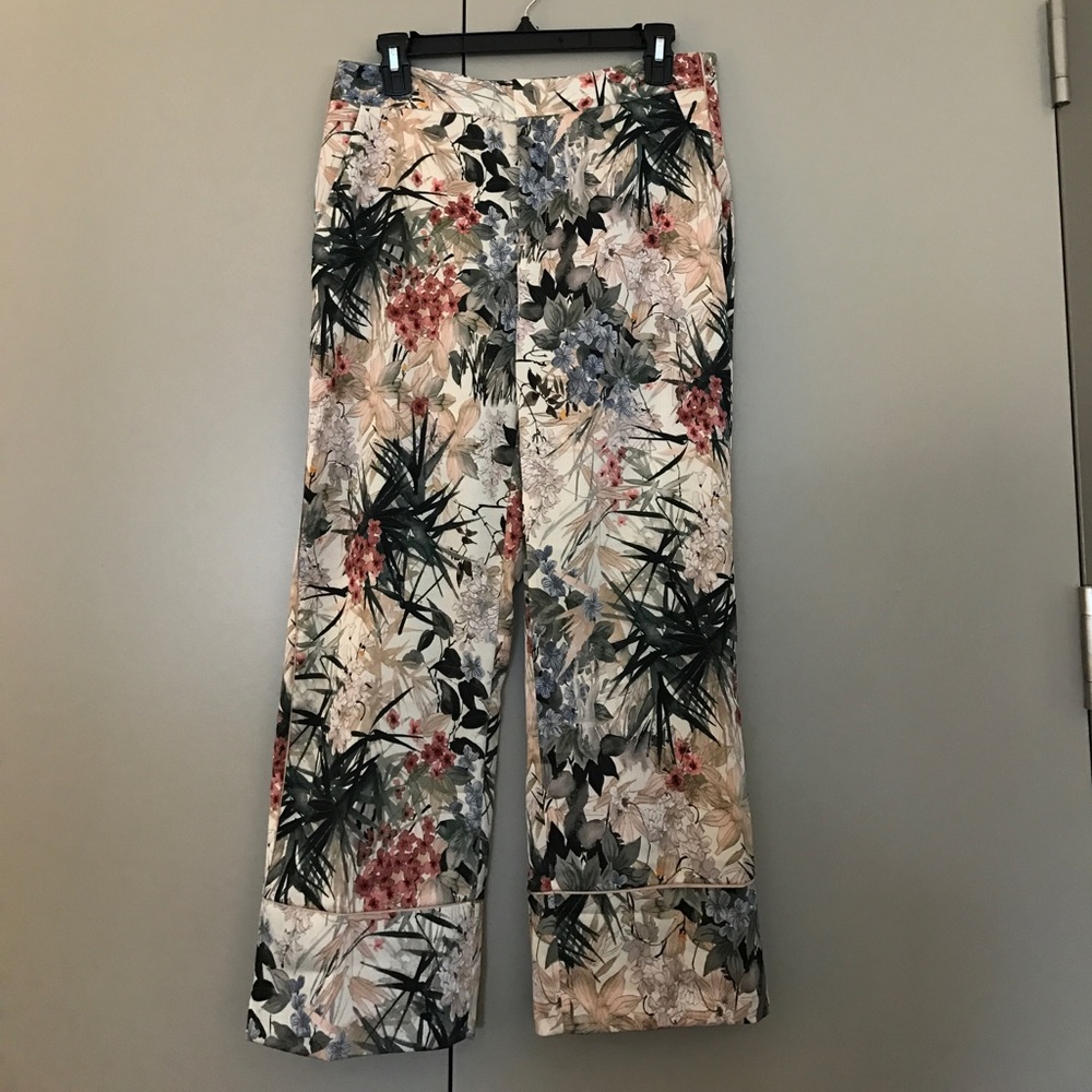 Zara Basic floral cropped pants