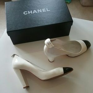 Chanel Pumps