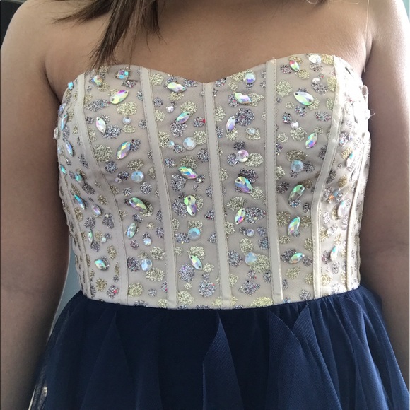 Prom dress - Picture 4 of 5