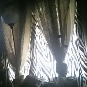 Meet your Posher, Emertha