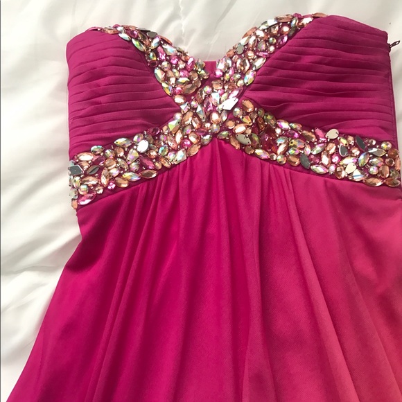 Prom dress - Picture 2 of 5