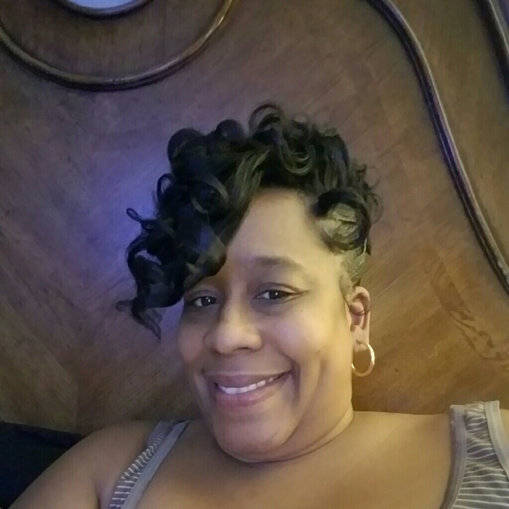 Meet your Posher, Deshaella