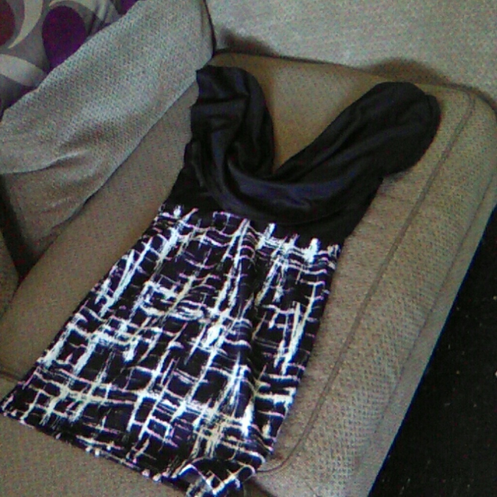 Black and white xtaren mini dress