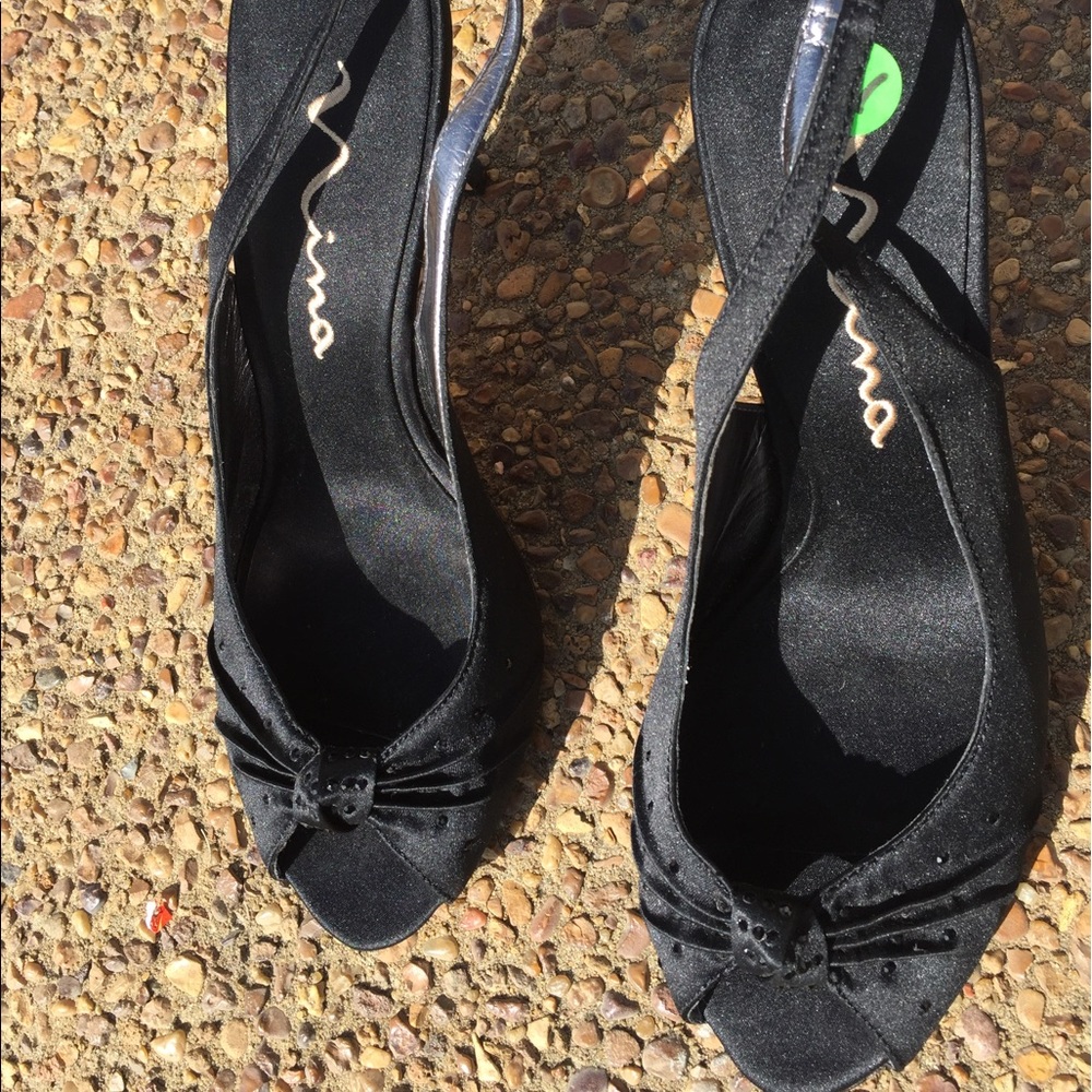 Black, fabric sling pumps