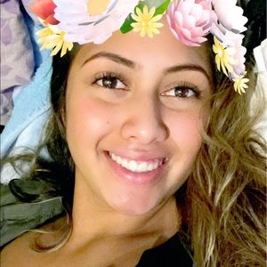 Meet your Posher, Kayla