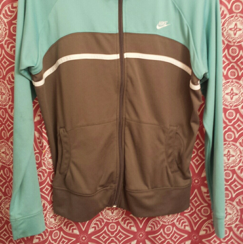 Nike jacket - Picture 2 of 4