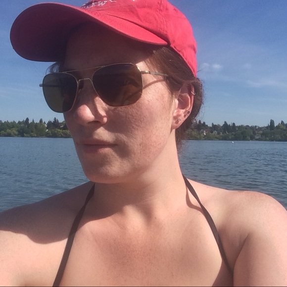 Meet your Posher, Erin - Picture 1 of 1