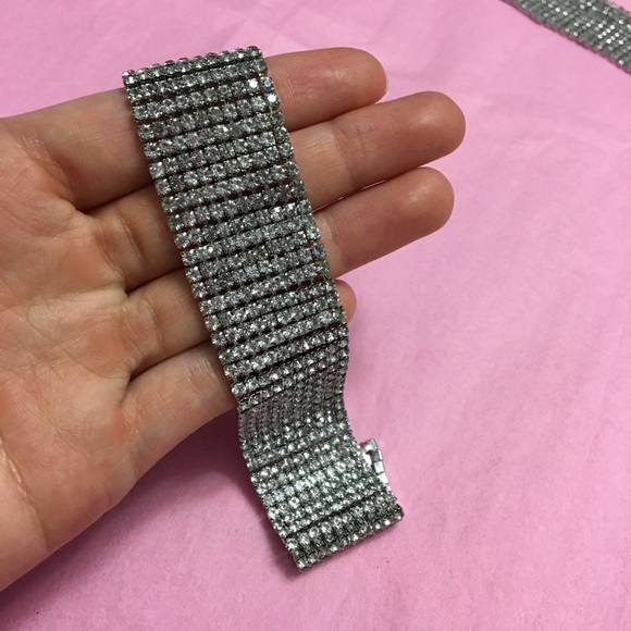 ONE LEFT Diamonds All Over Choker - Picture 6 of 6