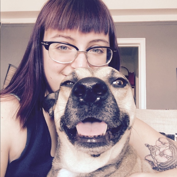 Meet your Posher, Bridget - Picture 3 of 5