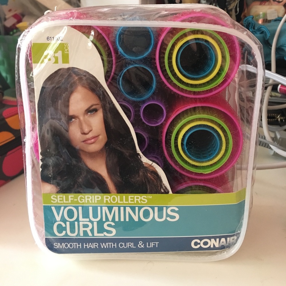 Set of 31 curlers