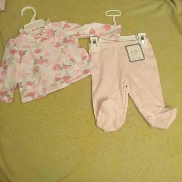 Floral button down with footie bottom - Picture 1 of 4