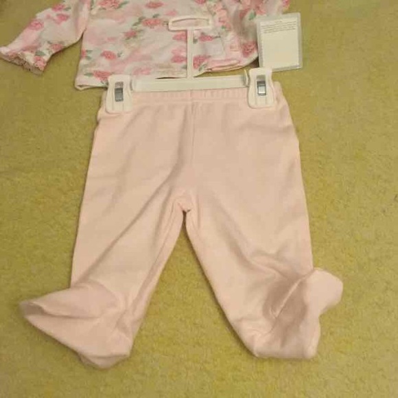 Floral button down with footie bottom - Picture 4 of 4