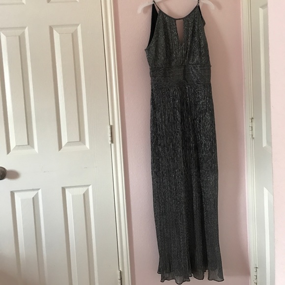 Dress - Picture 3 of 7