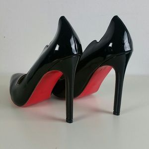 Womens Brand New size 9 Exclusive European (39)