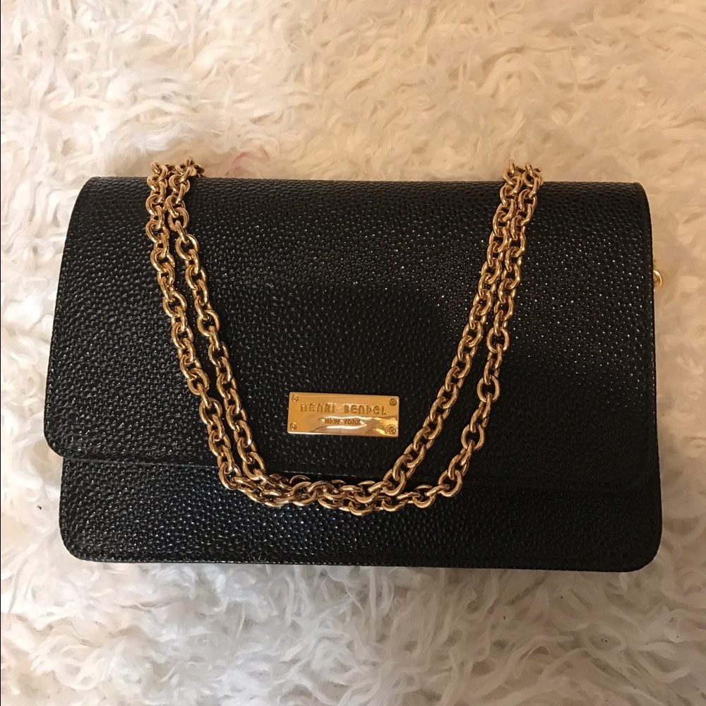 Henri Bendel wallet on chain