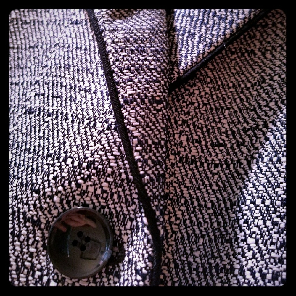 SOLD Jones Studio tweed blazer in navy and cream