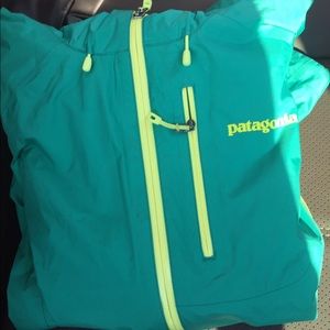 Women's Patagonia torrentshell - S