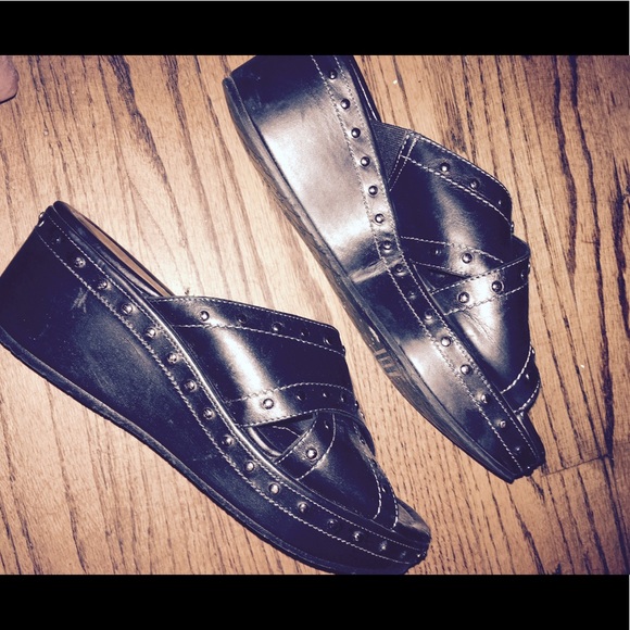 Donald J Pliner Black Leather Sliders - Picture 3 of 5