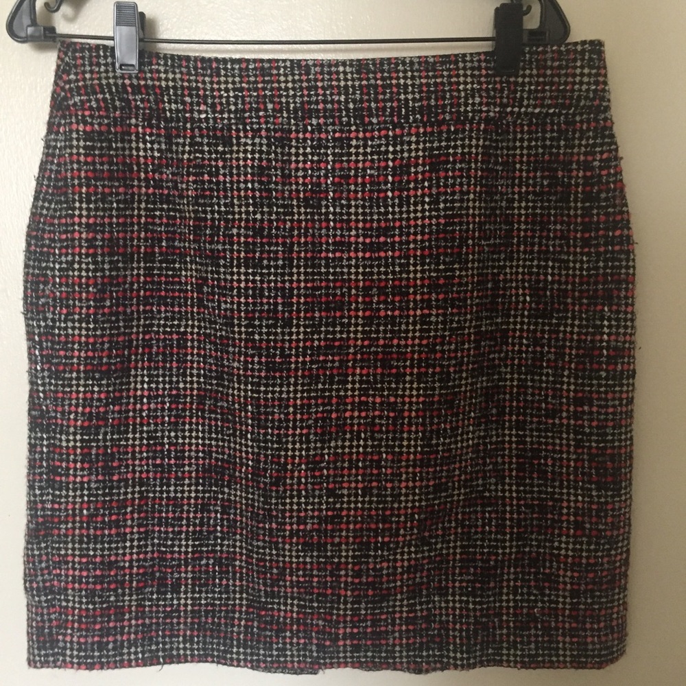 Tweed pencil skirt for fall, winter, and spring!